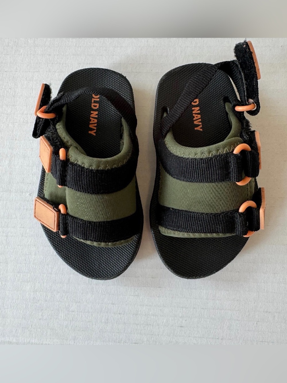 Old Navy Kids' Olive Green and Black Adjustable Sandals Size 6C